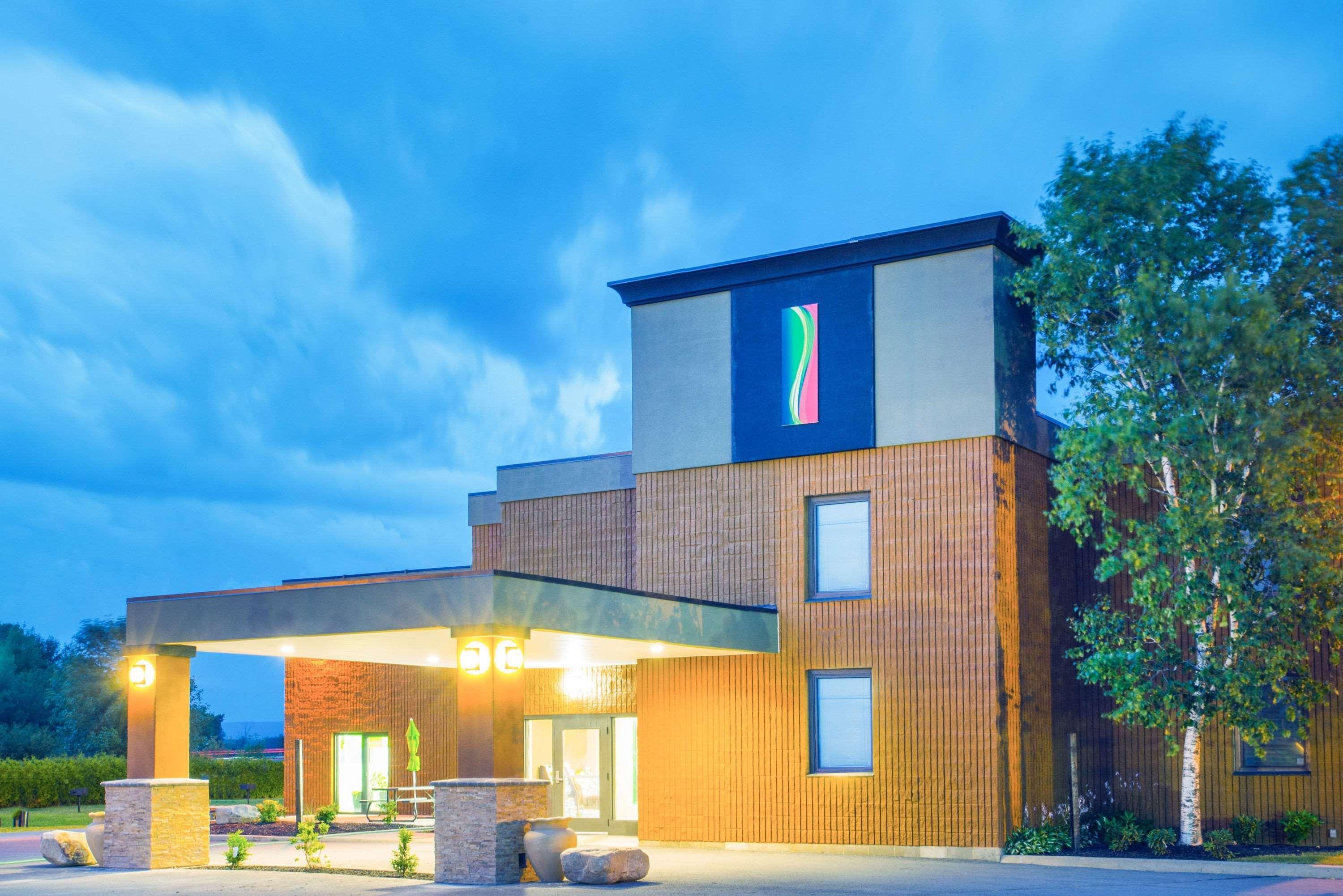 Hotel Super 8 By Wyndham Plattsburgh Exterior foto